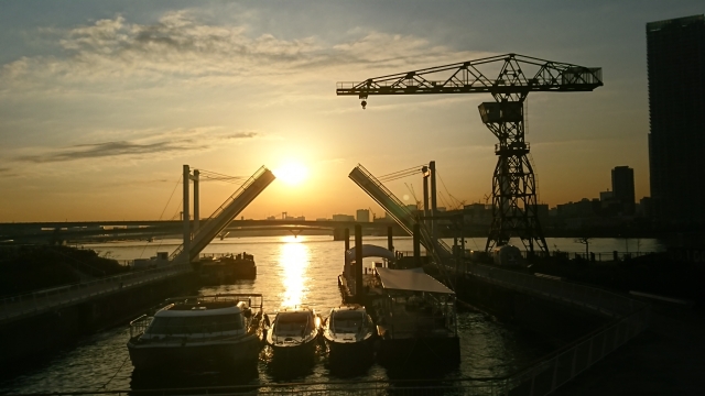 アーバンゲートブリッジと夕景