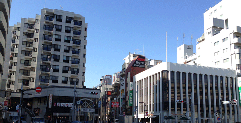 麻布十番商店街 と りそな銀行